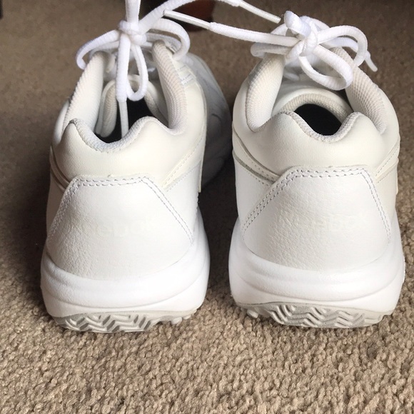 Reebok walking shoe - Picture 2 of 5